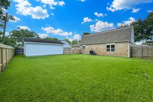 2323 37th Ave N, Texas City, TX 77590 - Photo 25