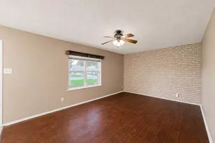 2323 37th Ave N, Texas City, TX 77590 - Photo 15