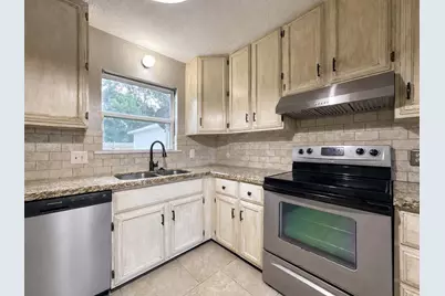 2323 37th Avenue N, Texas City, TX 77590 - Photo 11