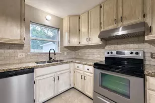 2323 37th Ave N, Texas City, TX 77590 - Photo 11