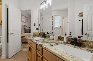 1012 Enchanted Oaks Dr, Angleton, TX 77515 - Photo 31