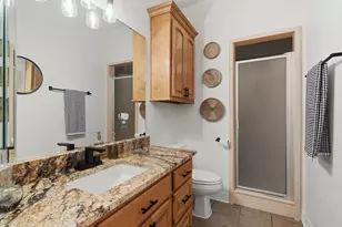 1012 Enchanted Oaks Dr, Angleton, TX 77515 - Photo 33