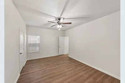 708 W Dallas Street, Conroe, TX 77301 - Photo 13