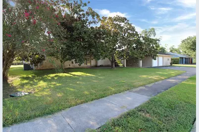 2 Elm Place, Angleton, TX 77515 - Photo 11