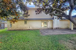 2 Elm Pl, Angleton, TX 77515 - Photo 5