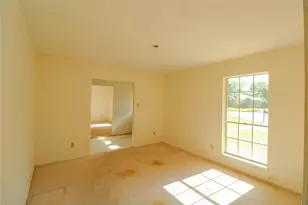 2 Elm Pl, Angleton, TX 77515 - Photo 13