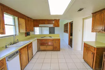 2 Elm Place, Angleton, TX 77515 - Photo 15