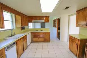 2 Elm Pl, Angleton, TX 77515 - Photo 15