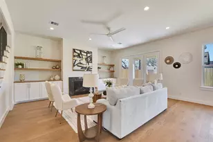 1946 Pech Rd, Houston, TX 77055 - Photo 9