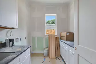 1946 Pech Rd, Houston, TX 77055 - Photo 9