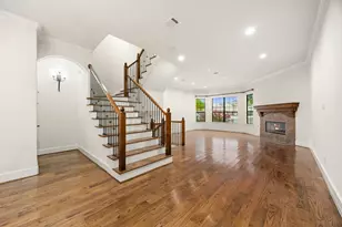 2409 Commonwealth St, Houston, TX 77006 - Photo 7