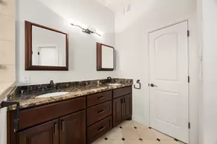 2409 Commonwealth St, Houston, TX 77006 - Photo 13