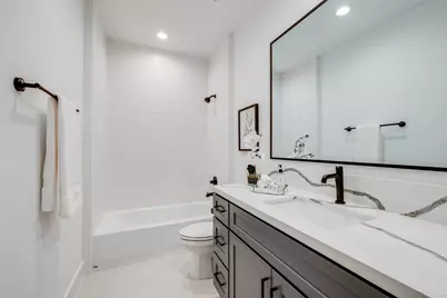 1634 Castle Court, Houston, TX 77006 - Photo 45