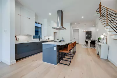 1634 Castle Court, Houston, TX 77006 - Photo 5