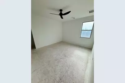 1634 Castle Court, Houston, TX 77006 - Photo 17