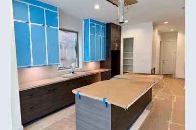 1634 Castle Court, Houston, TX 77006 - Photo 3
