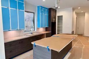 1634 Castle Ct, Houston, TX 77006 - Photo 3