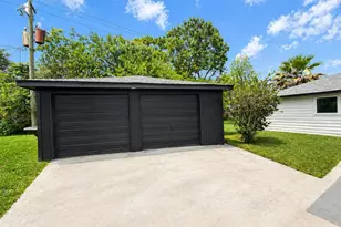 5642 Warm Springs Rd, Houston, TX 77035 - Photo 23