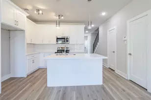 9821 Richcroft St, Houston, TX 77029 - Photo 3