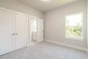 9821 Richcroft St, Houston, TX 77029 - Photo 11