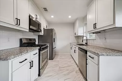 9707 Lawngate Drive, Houston, TX 77080 - Photo 7
