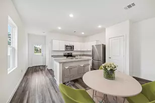 10035 Tiger Flower Ln, Houston, TX 77016 - Photo 3