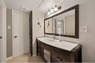 4649 Wild Indigo Street #336, Houston, TX 77027 - Photo 25