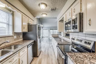 2306 Cambridge Court N, League City, TX 77573 - Photo 9