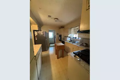 8515 Twin Hills Drive, Houston, TX 77071 - Photo 5