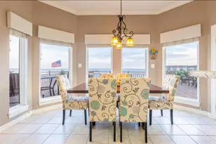 423 Hana Dr, Tiki Island, TX 77554 - Photo 19