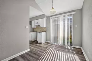 12009 Tambourine Dr, Houston, TX 77477 - Photo 11