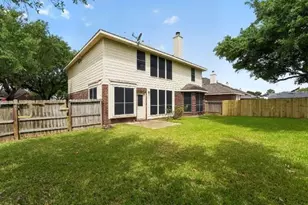 11527 Whittier Bridge Ln, Sugar Land, TX 77498 - Photo 3