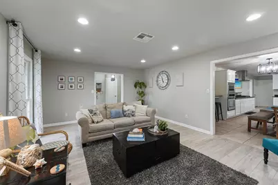 9 S Shore Drive, Galveston, TX 77551 - Photo 5