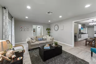 9 S Shore Dr, Galveston, TX 77551 - Photo 5