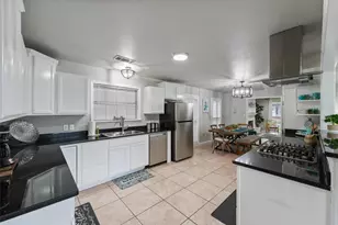 9 S Shore Dr, Galveston, TX 77551 - Photo 9