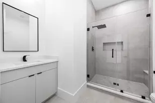 329 N Nagle St, Houston, TX 77003 - Photo 49