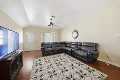 8915 Durham Manor Lane, Houston, TX 77075 - Photo 3