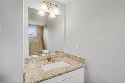 10654 Hazelhurst Drive #28, Houston, TX 77043 - Photo 13