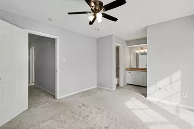 10654 Hazelhurst Drive #28, Houston, TX 77043 - Photo 9