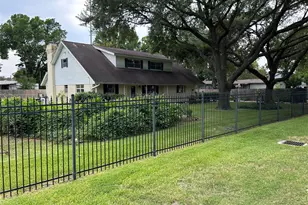 2534 Oleander Dr, Pasadena, TX 77503 - Photo 3