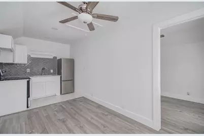 304 Eastwood Street #A/B, Houston, TX 77011 - Photo 23