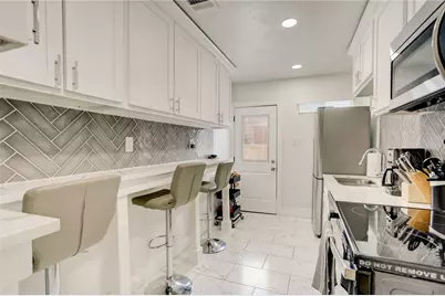 304 Eastwood Street #A/B, Houston, TX 77011 - Photo 5