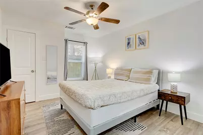 304 Eastwood Street #A/B, Houston, TX 77011 - Photo 15