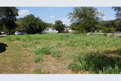 Lot 5 SW Blk 1st Avenue, Waelder, TX 78959 - Photo 5