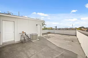 1704 W Tabor St, Houston, TX 77009 - Photo 25