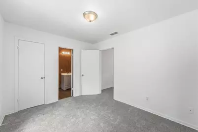 5326 Wenda Street, Houston, TX 77033 - Photo 13