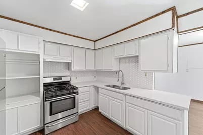 5326 Wenda Street, Houston, TX 77033 - Photo 15