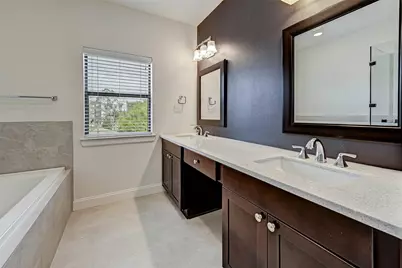 744 W 24th Street, Houston, TX 77008 - Photo 27