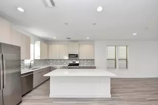 18716 Centro Main St, Shenandoah, TX 77385 - Photo 3