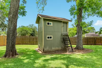 202 Raintree Lane, Lake Jackson, TX 77566 - Photo 37